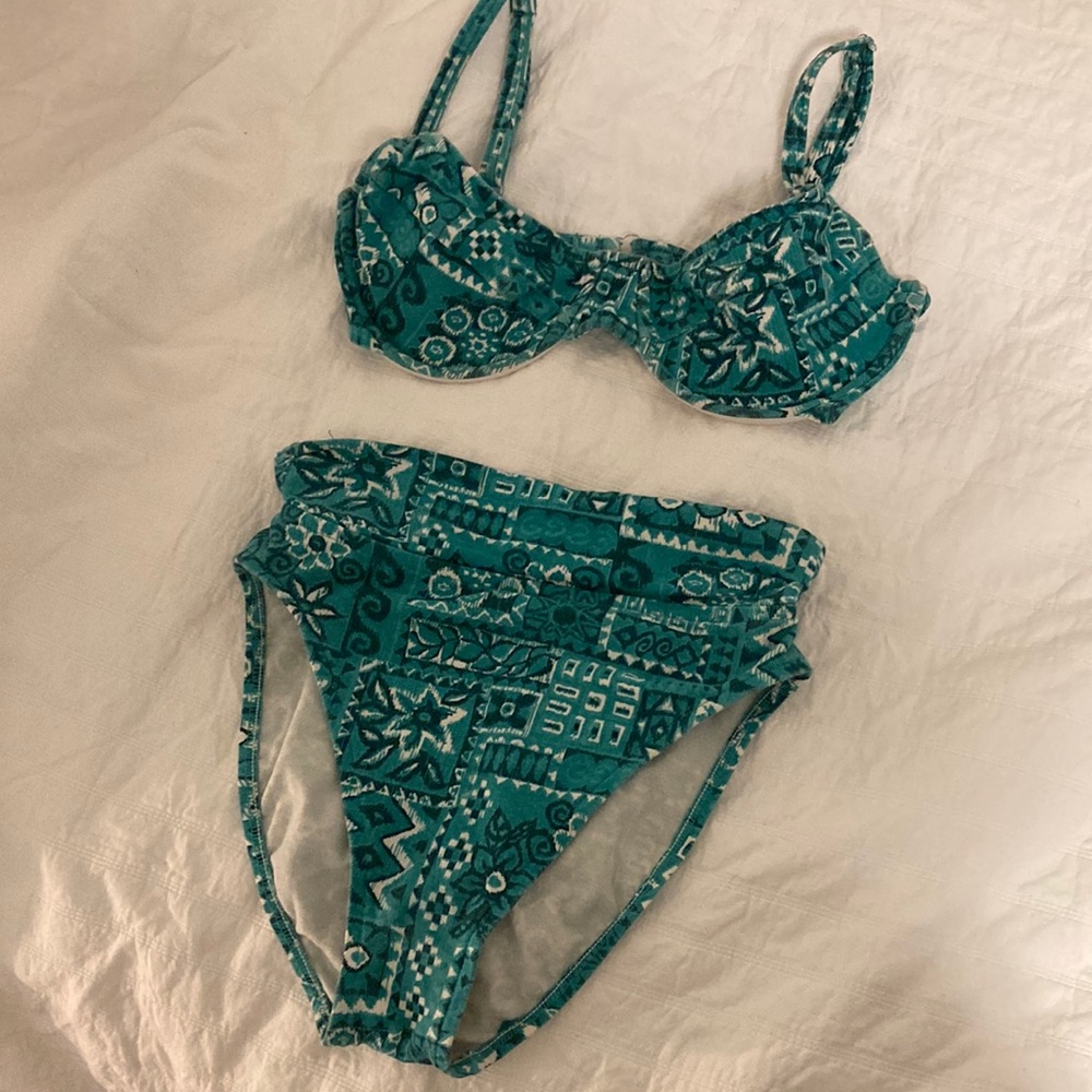 LE Cove Vintage Bikini Set